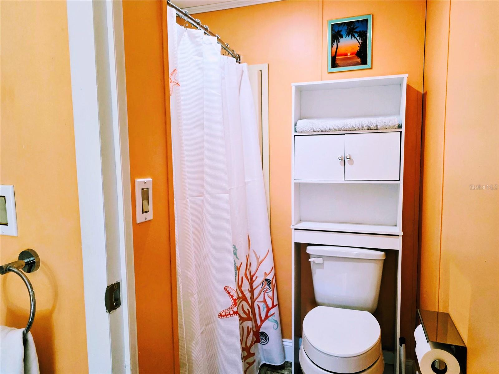 Image 8 of 30 For 722 Watersedge Street