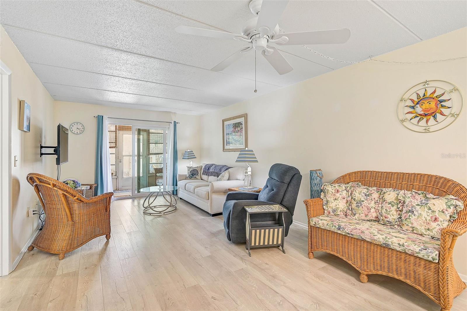 Image 12 of 50 For 708 Tamiami Trail S 115