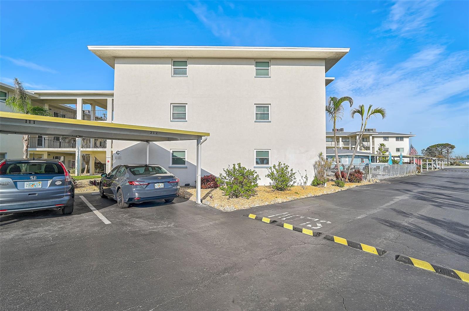 Image 33 of 50 For 708 Tamiami Trail S 115