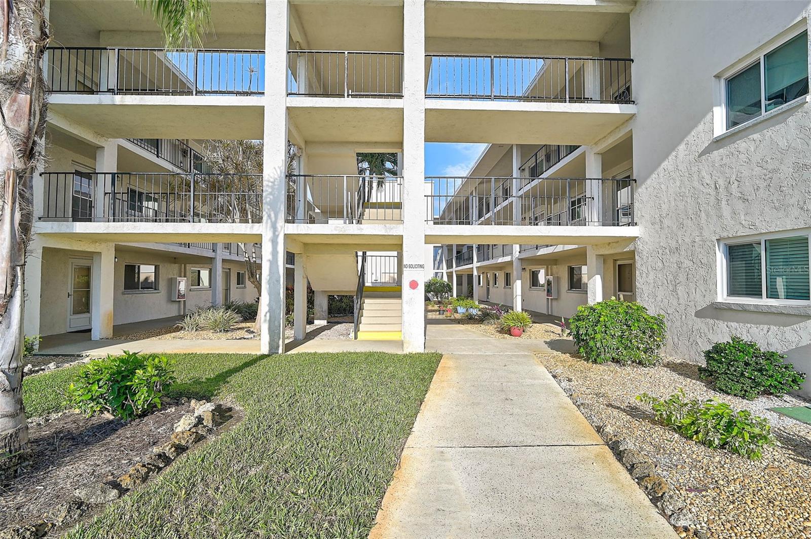 Image 4 of 50 For 708 Tamiami Trail S 115