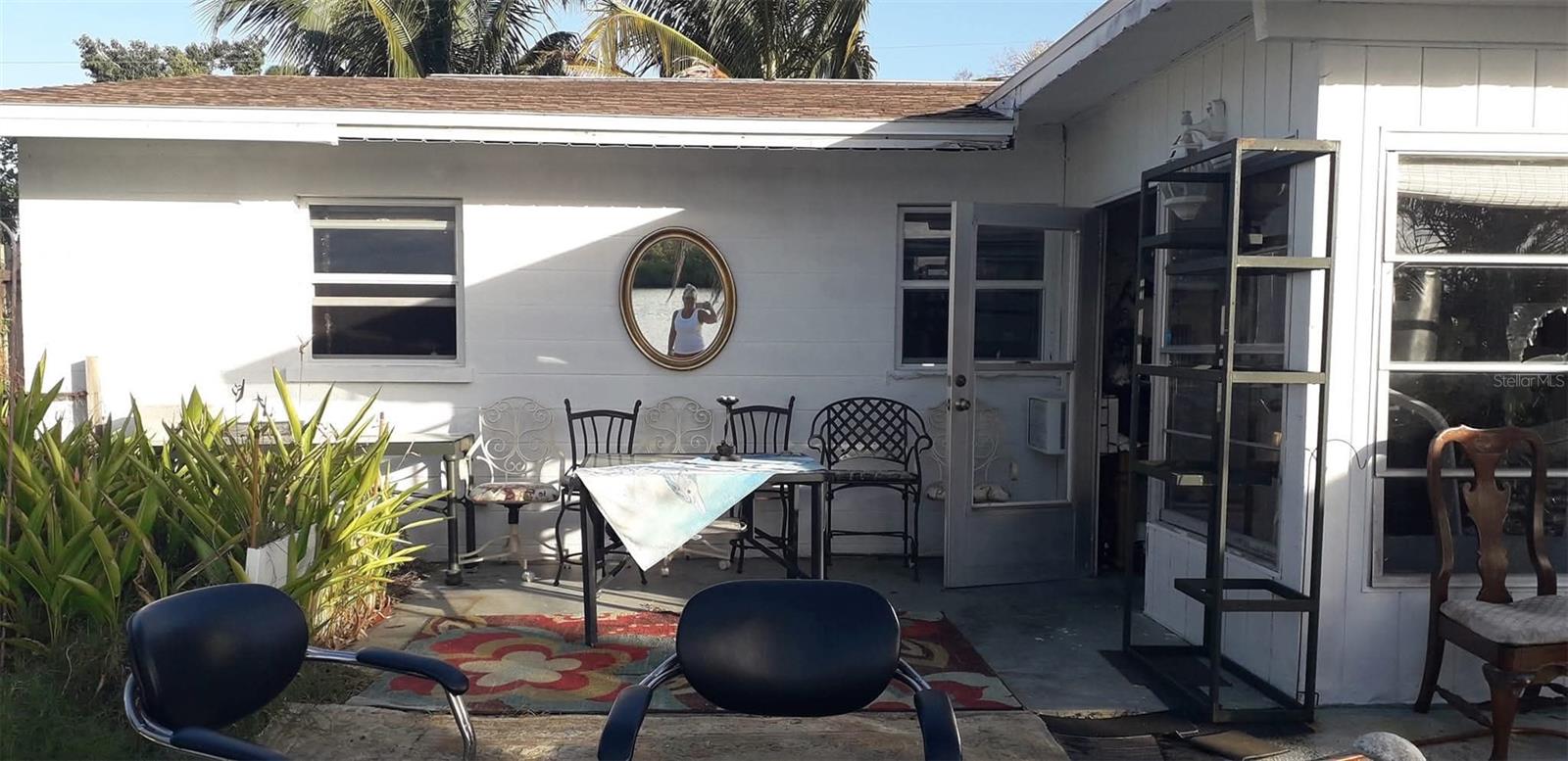 Image 16 of 57 For 517 Ravenna Street N