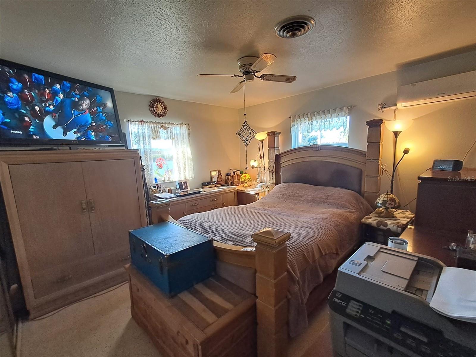 Image 19 of 57 For 517 Ravenna Street N