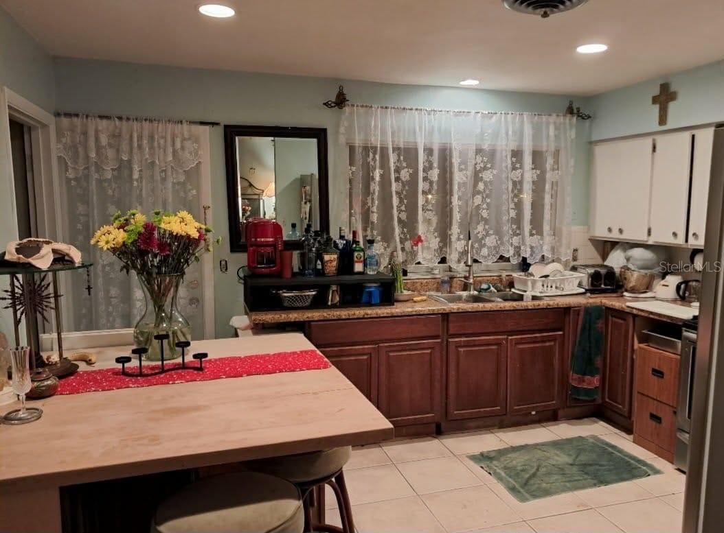 Image 25 of 57 For 517 Ravenna Street N