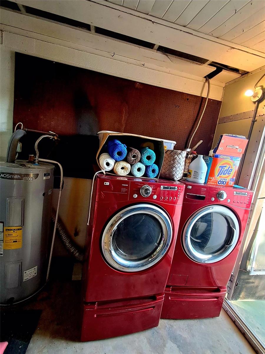 Image 30 of 57 For 517 Ravenna Street N