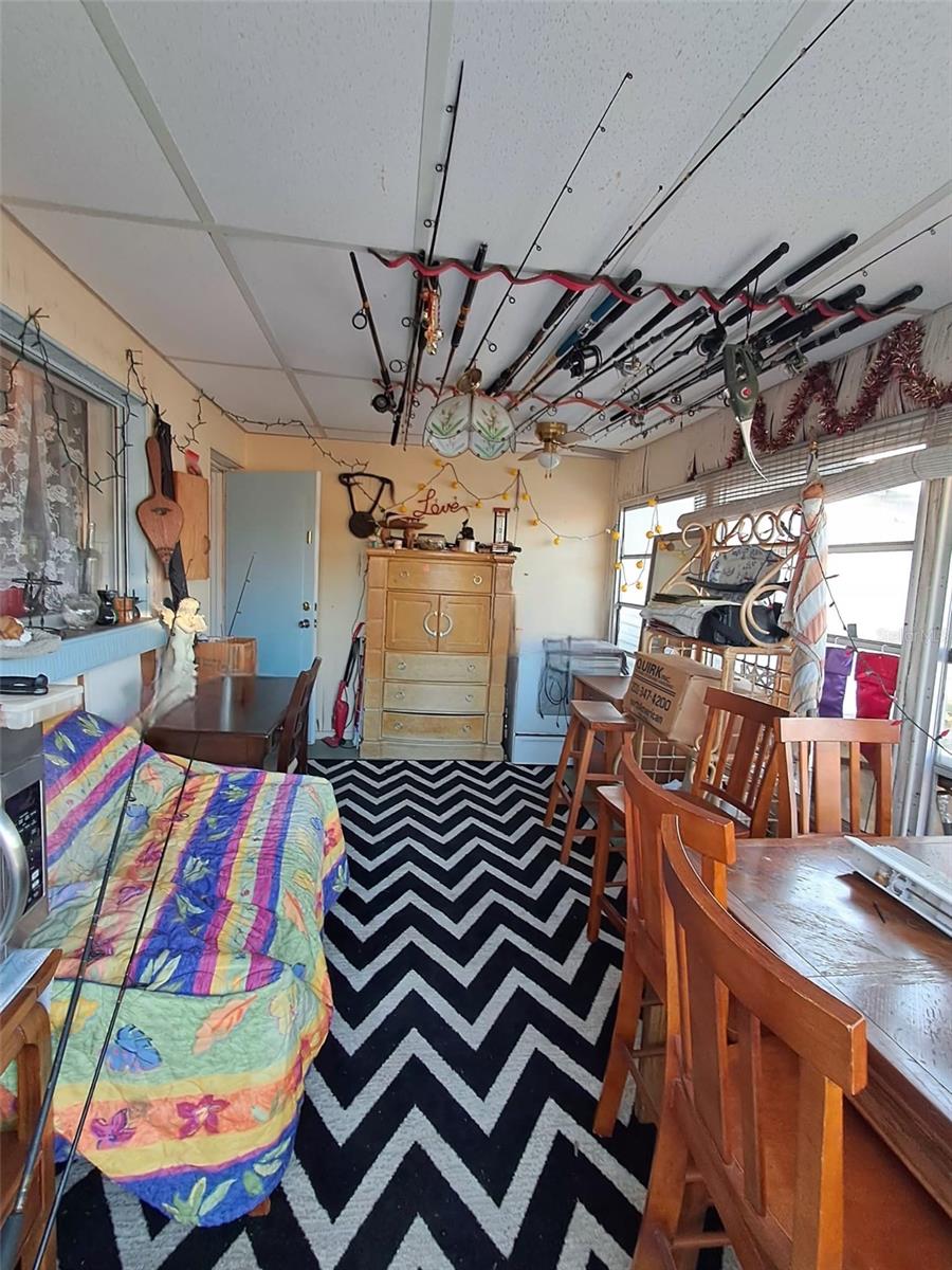 Image 31 of 57 For 517 Ravenna Street N