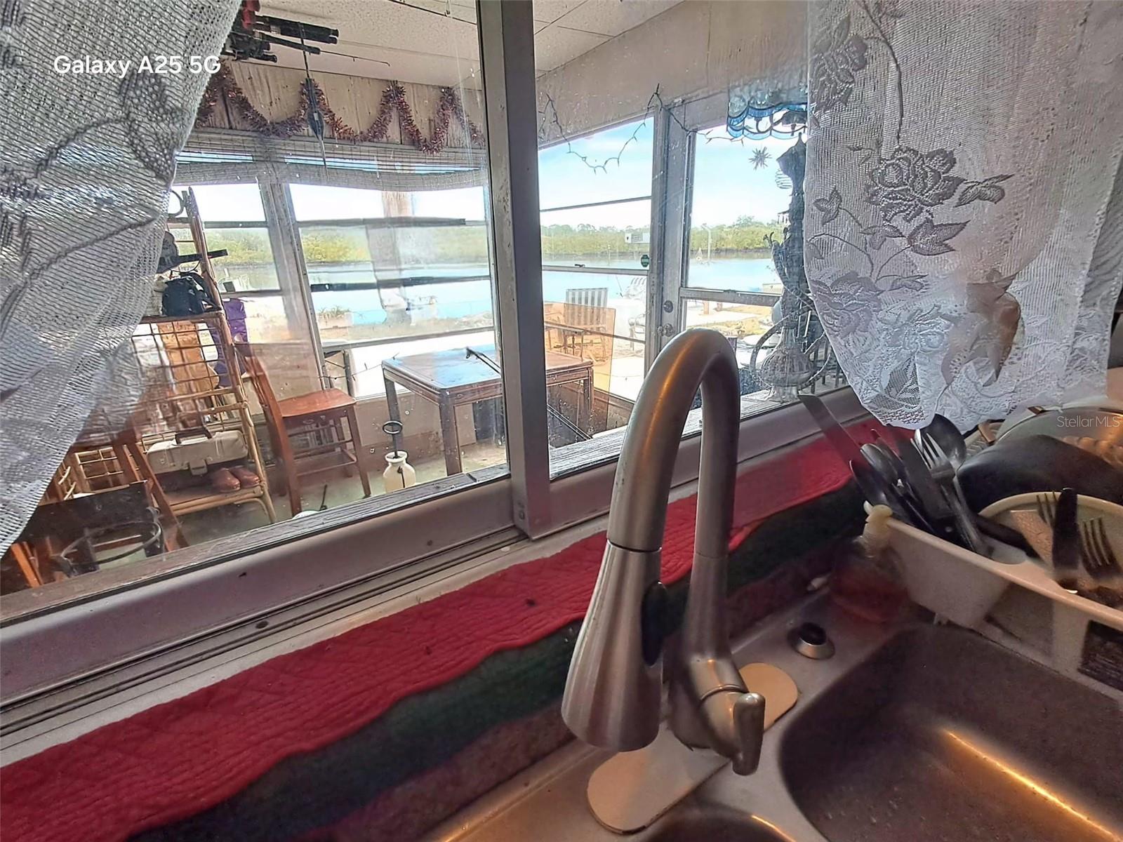 Image 32 of 57 For 517 Ravenna Street N