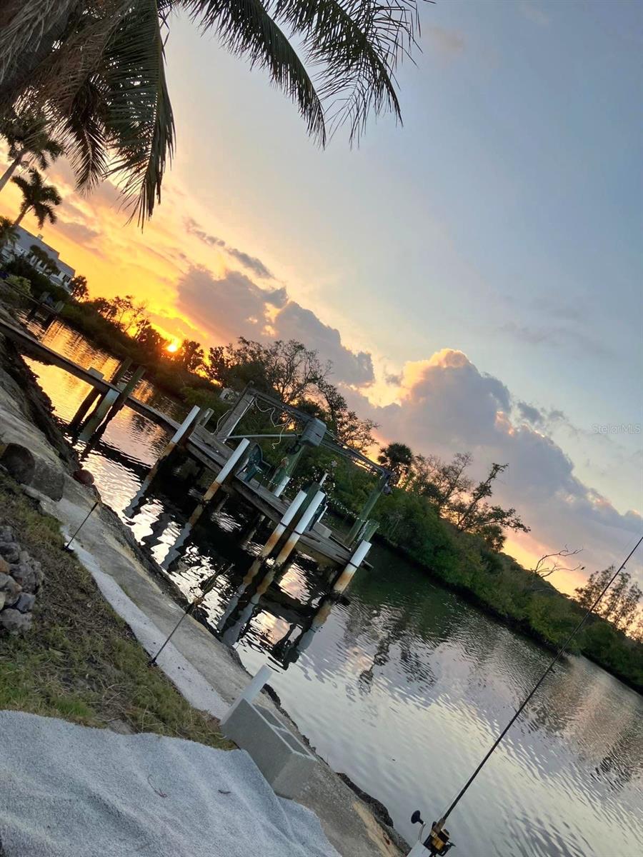 Image 49 of 57 For 517 Ravenna Street N