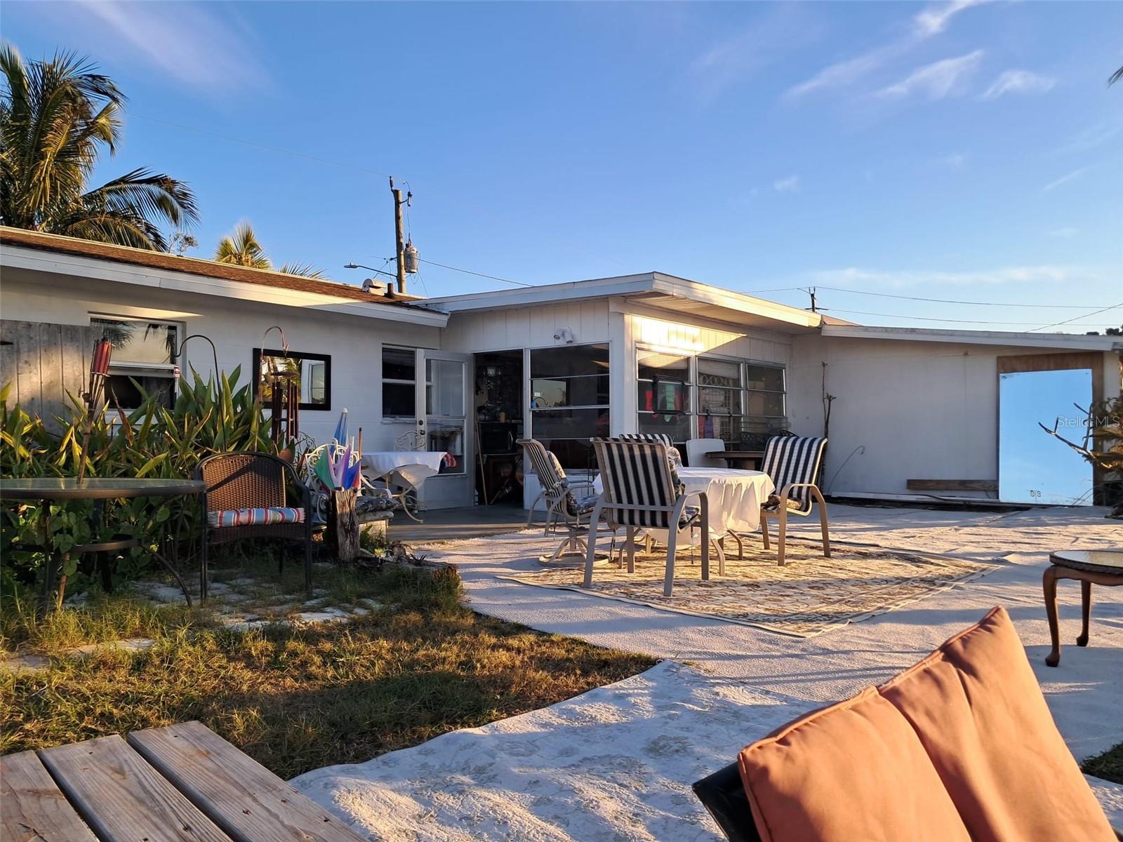 Image 7 of 57 For 517 Ravenna Street N