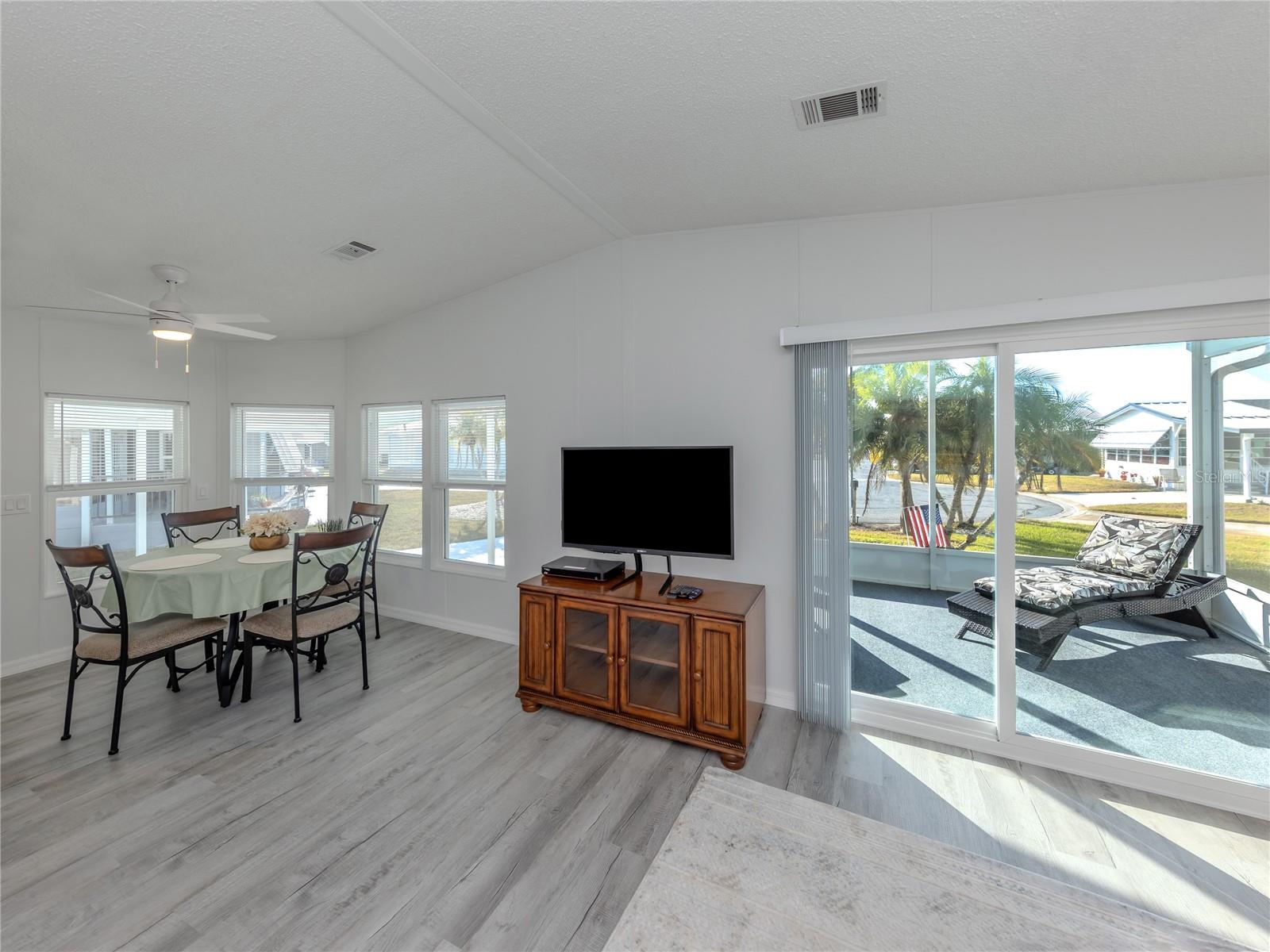 Image 12 of 64 For 270 Captains Court