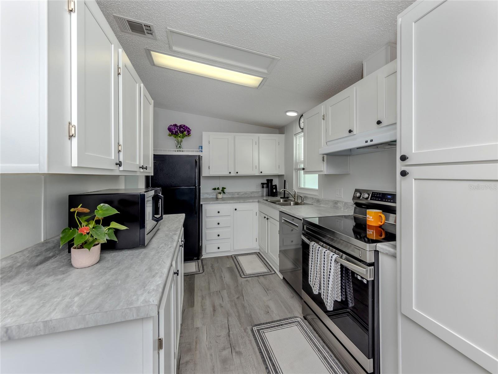 Image 15 of 64 For 270 Captains Court