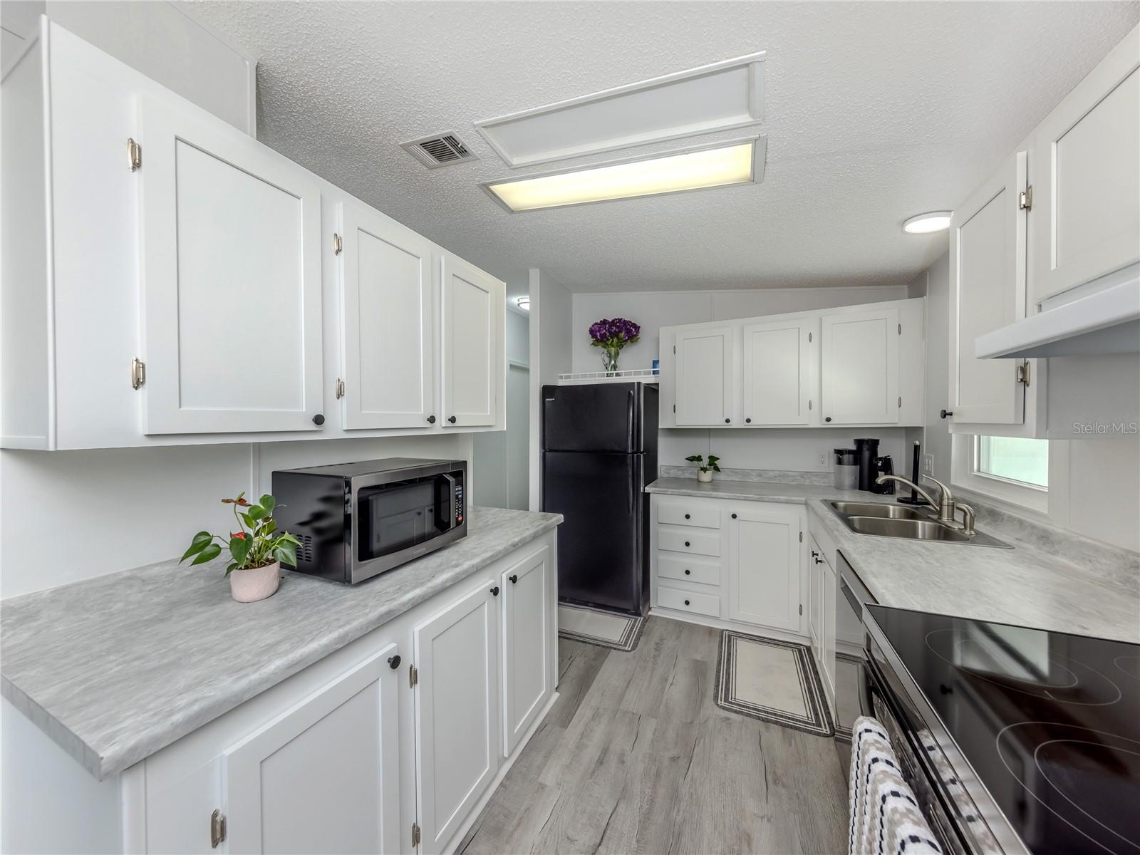 Image 17 of 64 For 270 Captains Court