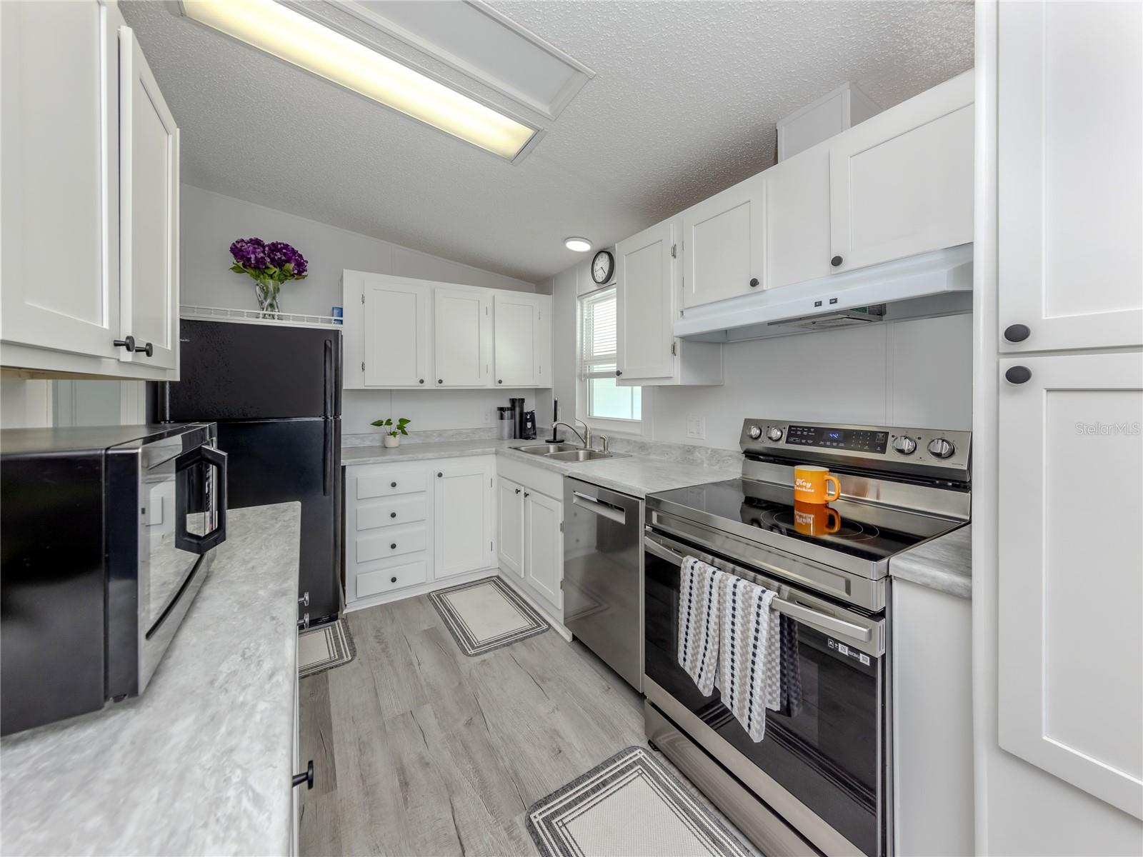 Image 18 of 64 For 270 Captains Court