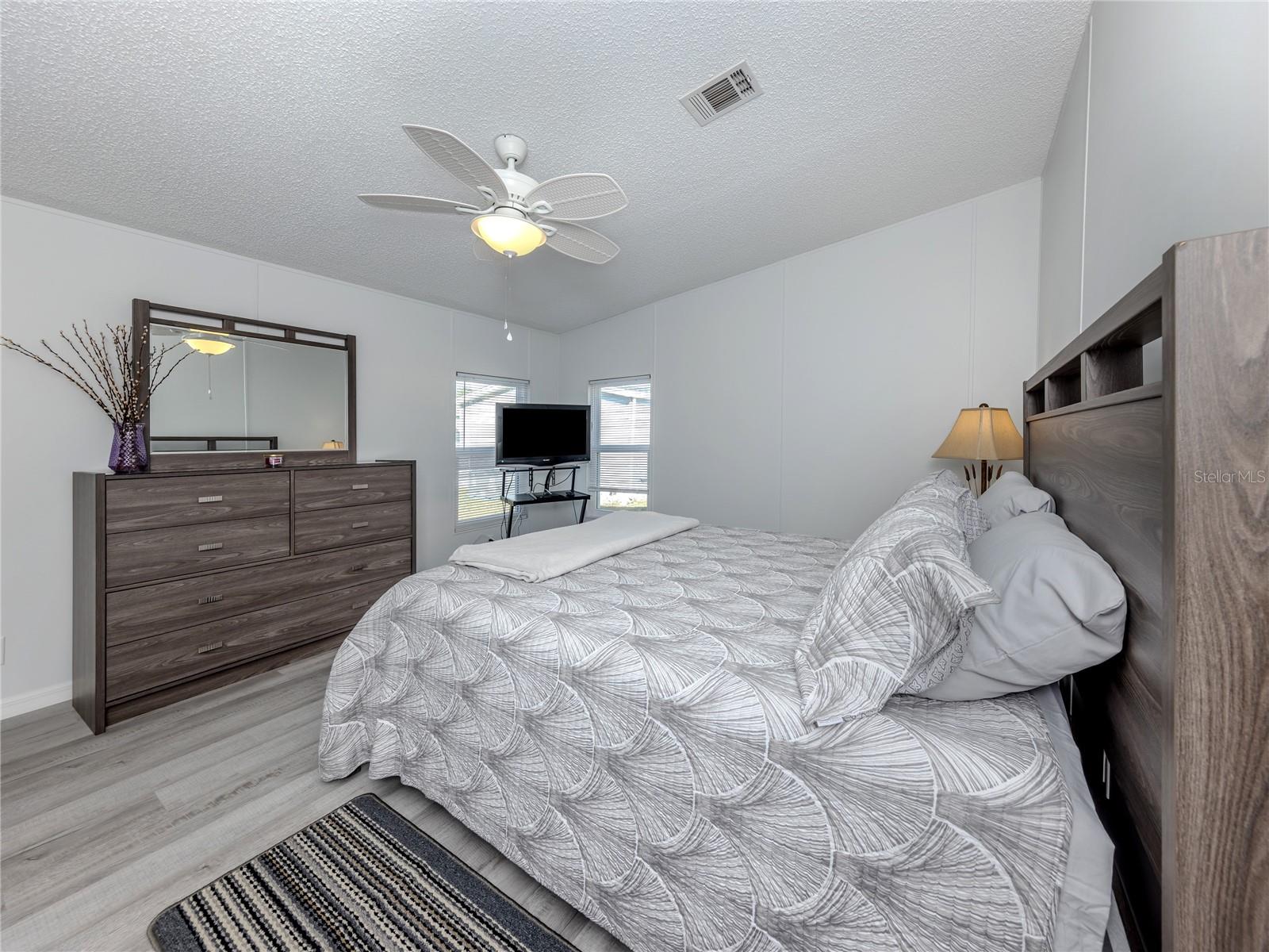 Image 22 of 64 For 270 Captains Court