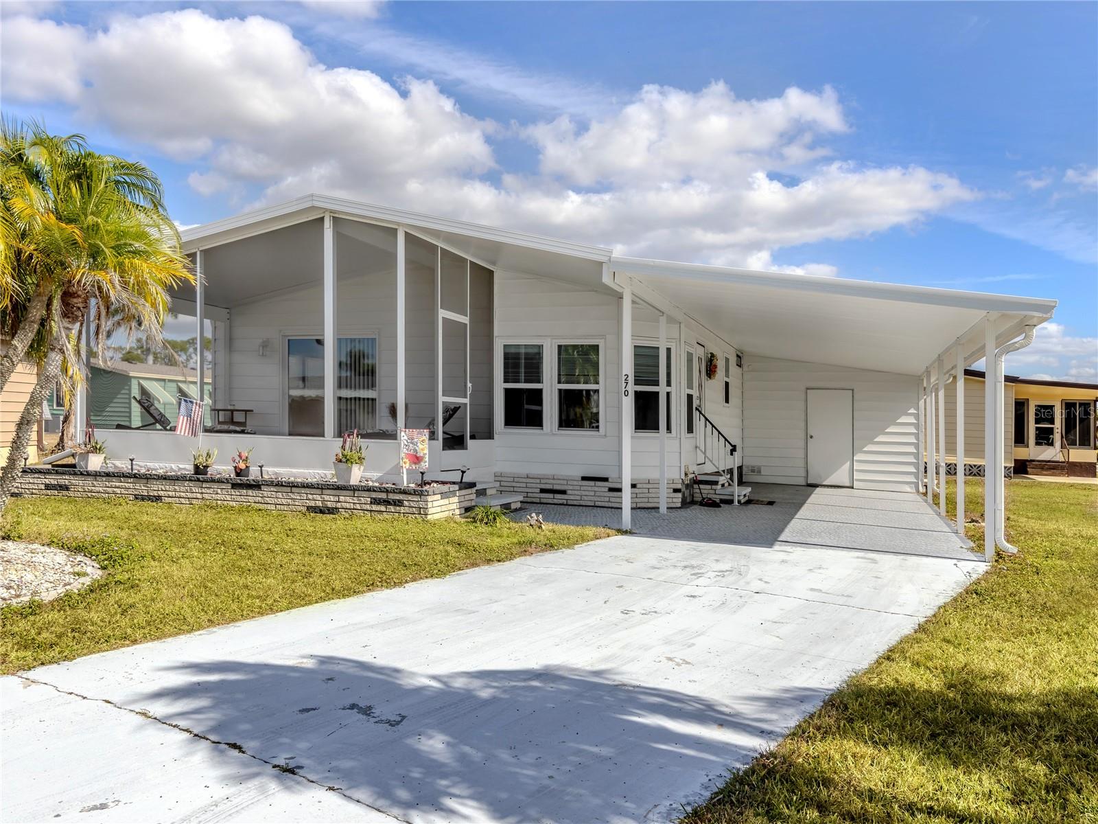 Image 4 of 64 For 270 Captains Court