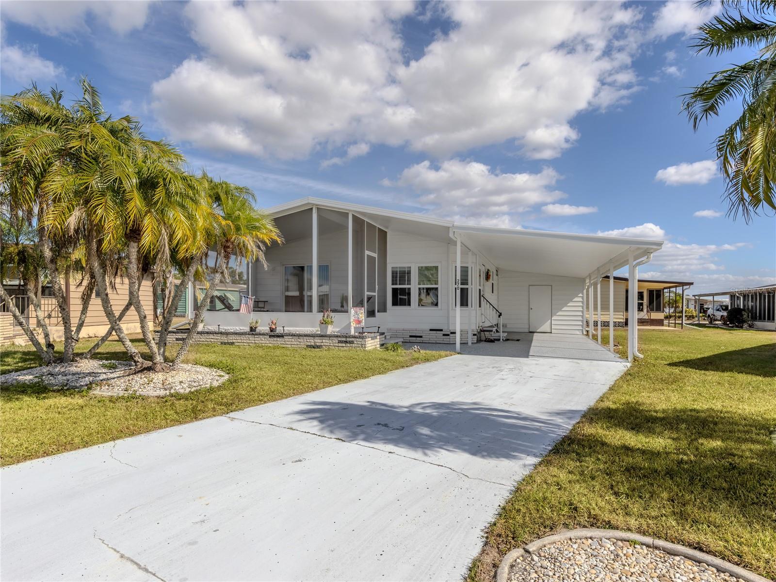 Image 5 of 64 For 270 Captains Court