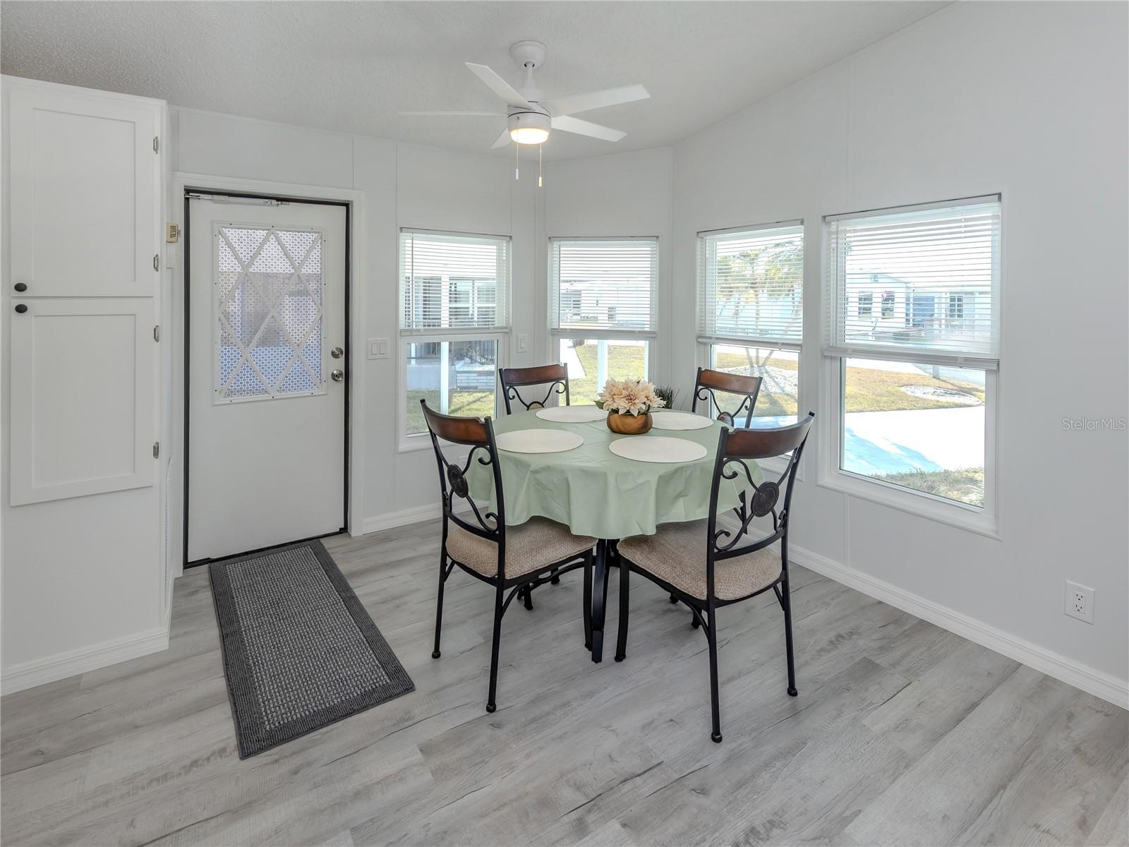 Image 7 of 64 For 270 Captains Court