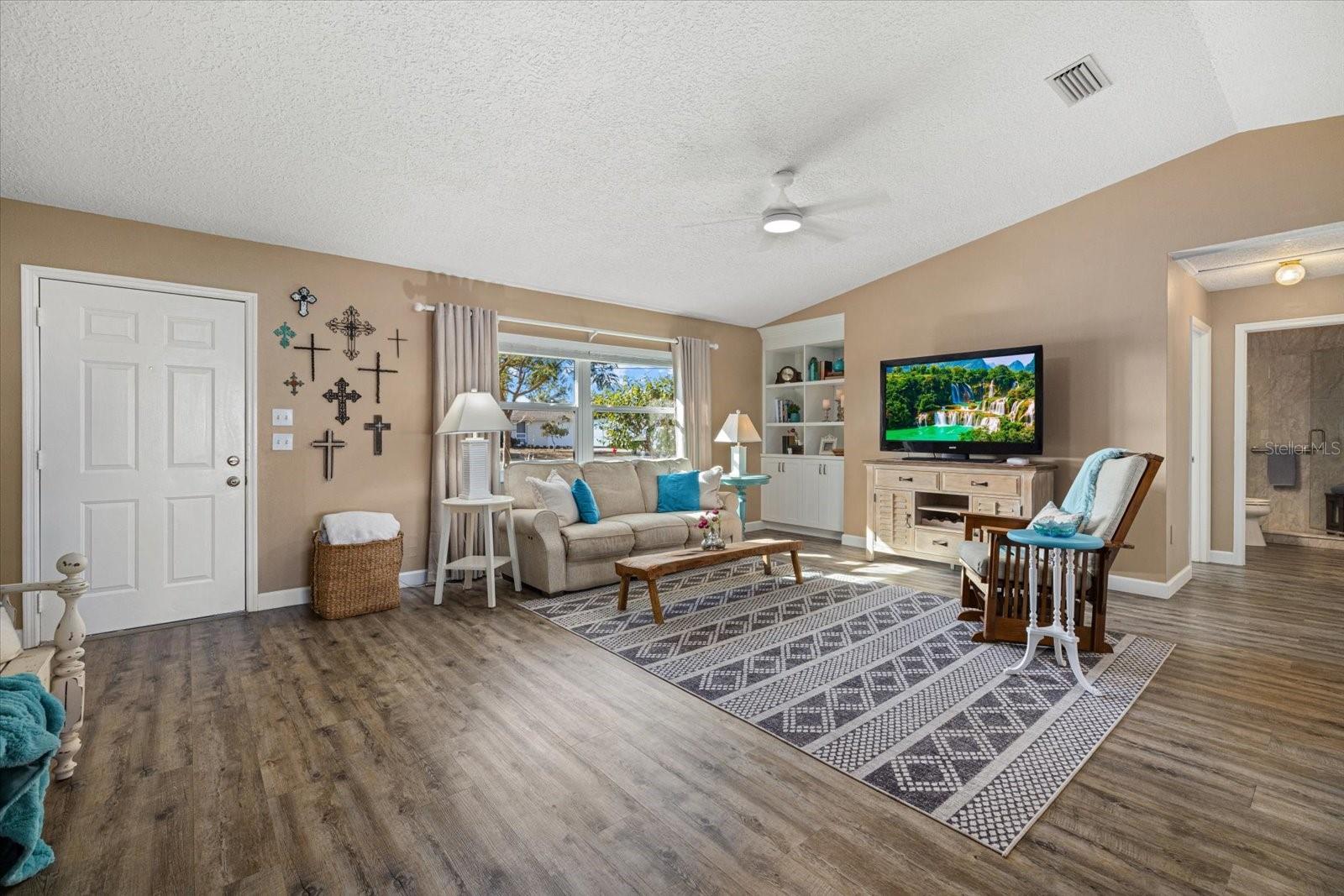 Image 8 of 49 For 800 Church Street