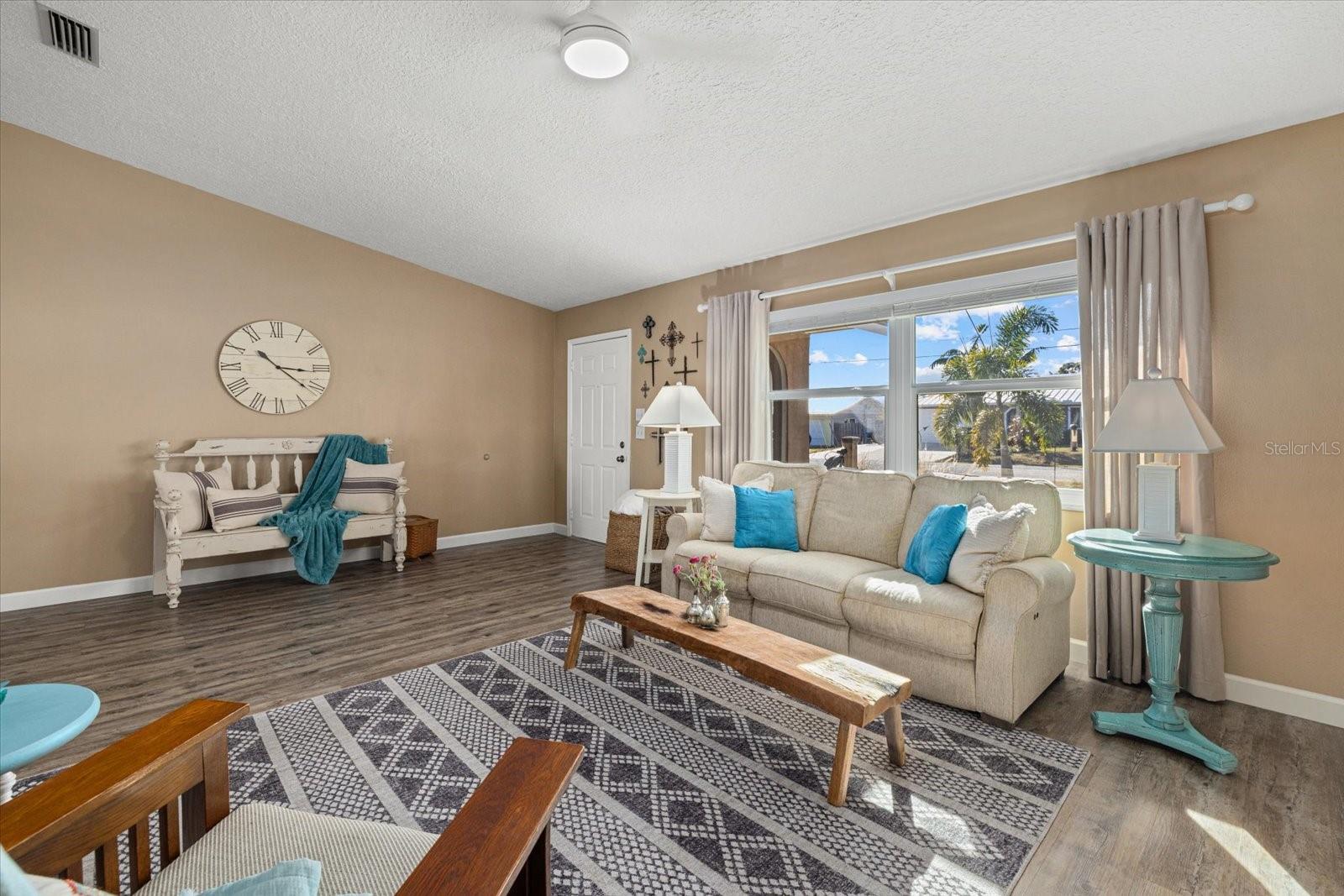 Image 9 of 49 For 800 Church Street