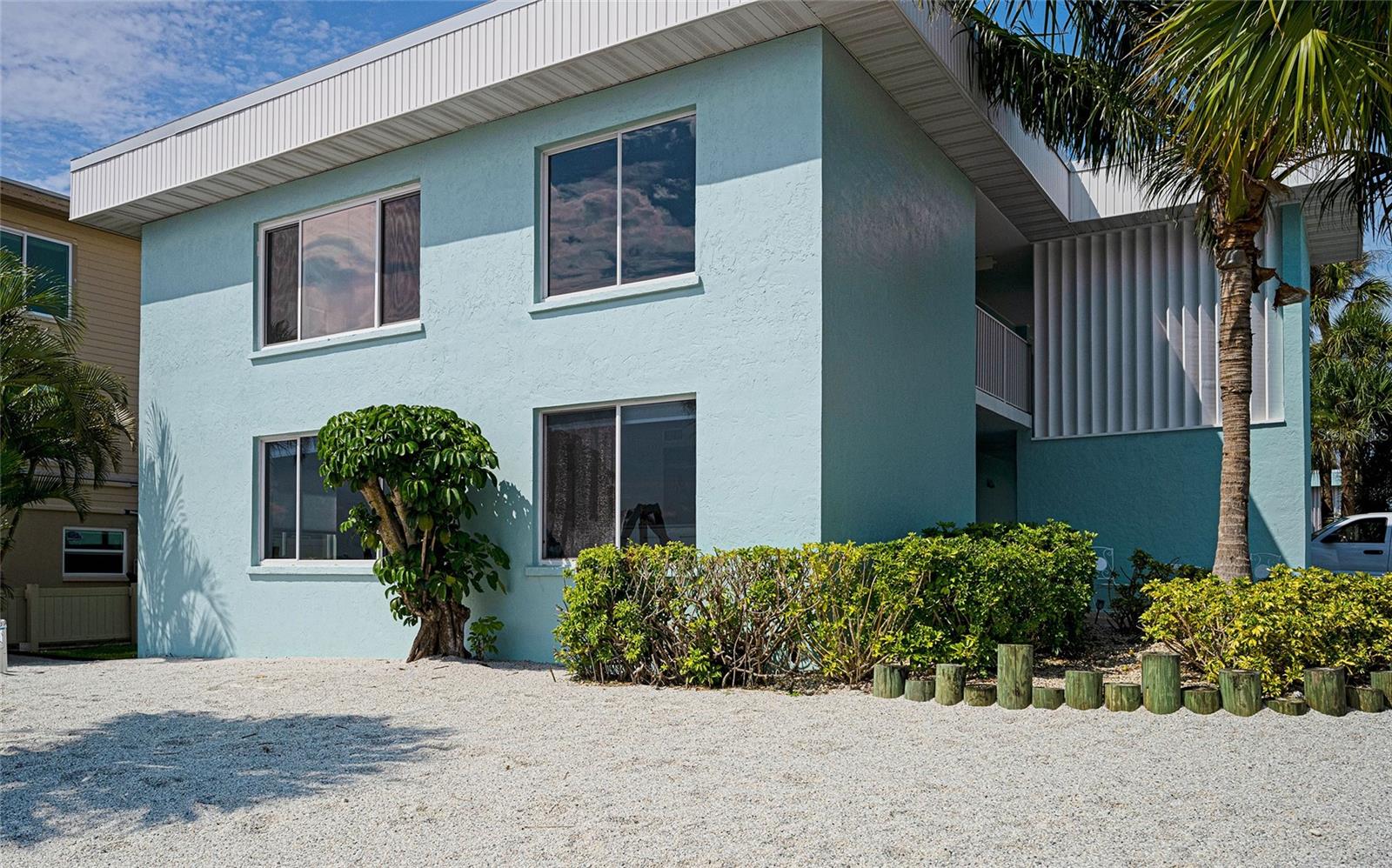 Image 13 of 56 For 5055 Beach Road 101