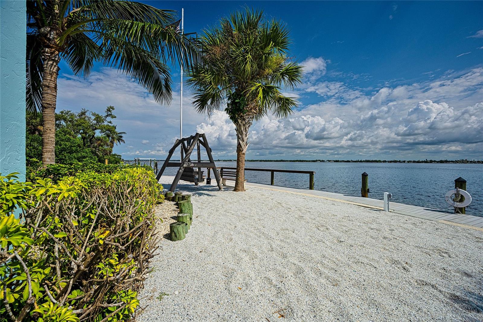 Image 14 of 56 For 5055 Beach Road 101