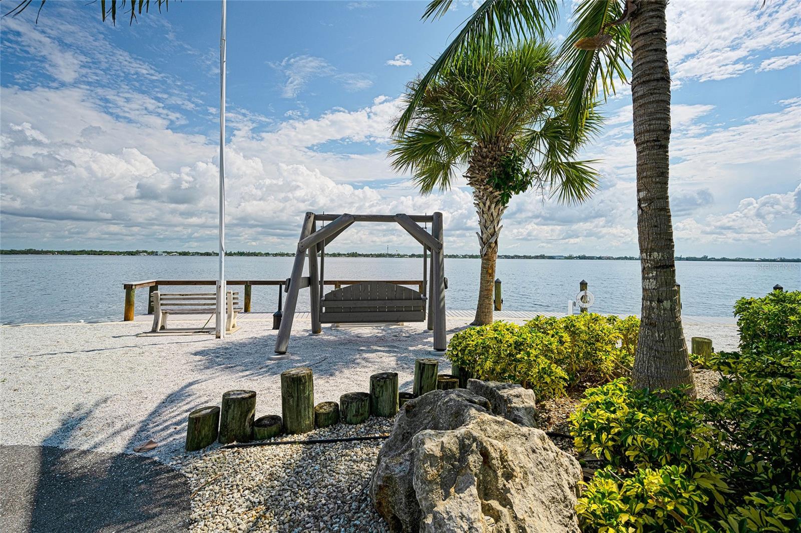 Image 15 of 56 For 5055 Beach Road 101