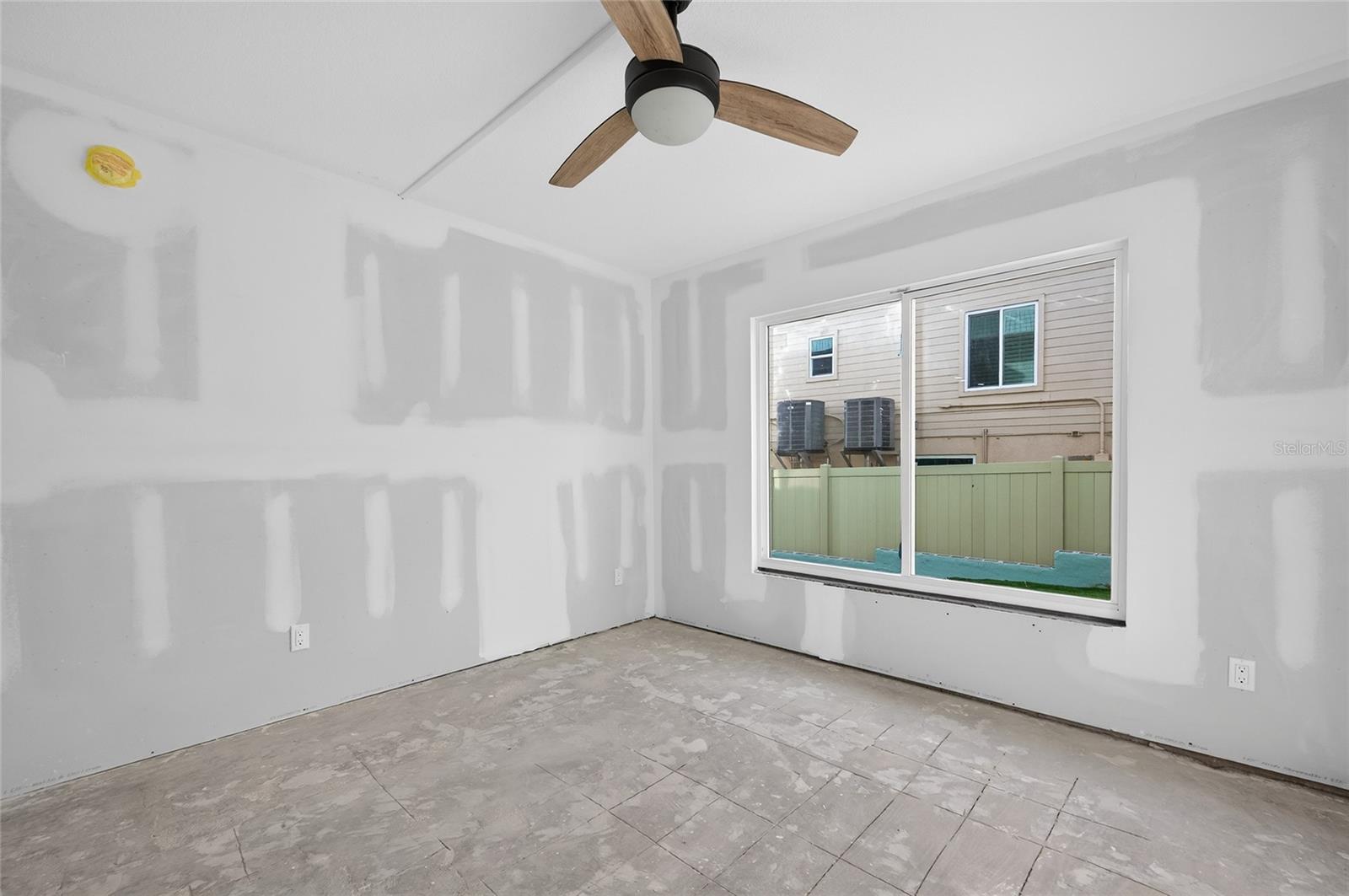 Image 19 of 56 For 5055 Beach Road 101