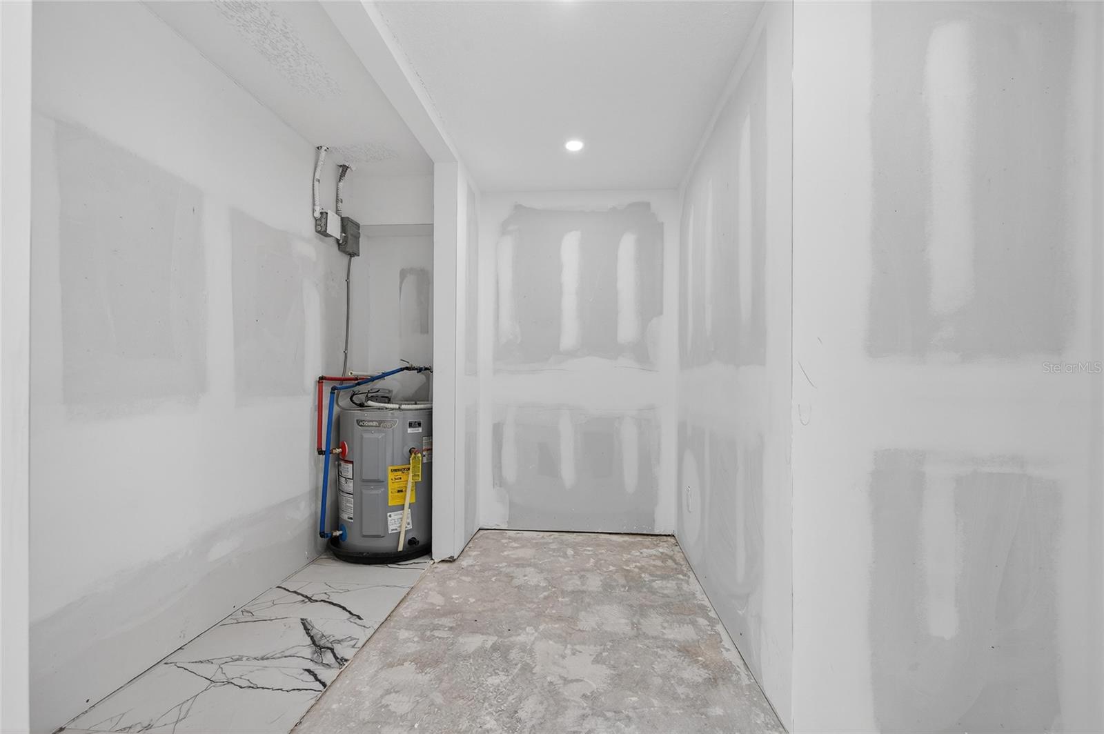 Image 23 of 56 For 5055 Beach Road 101