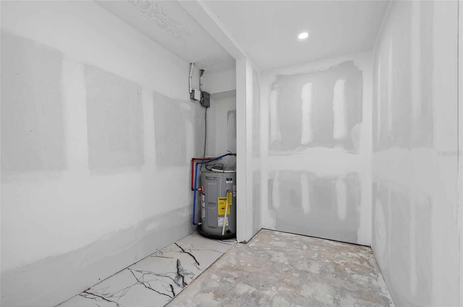 Image 24 of 56 For 5055 Beach Road 101