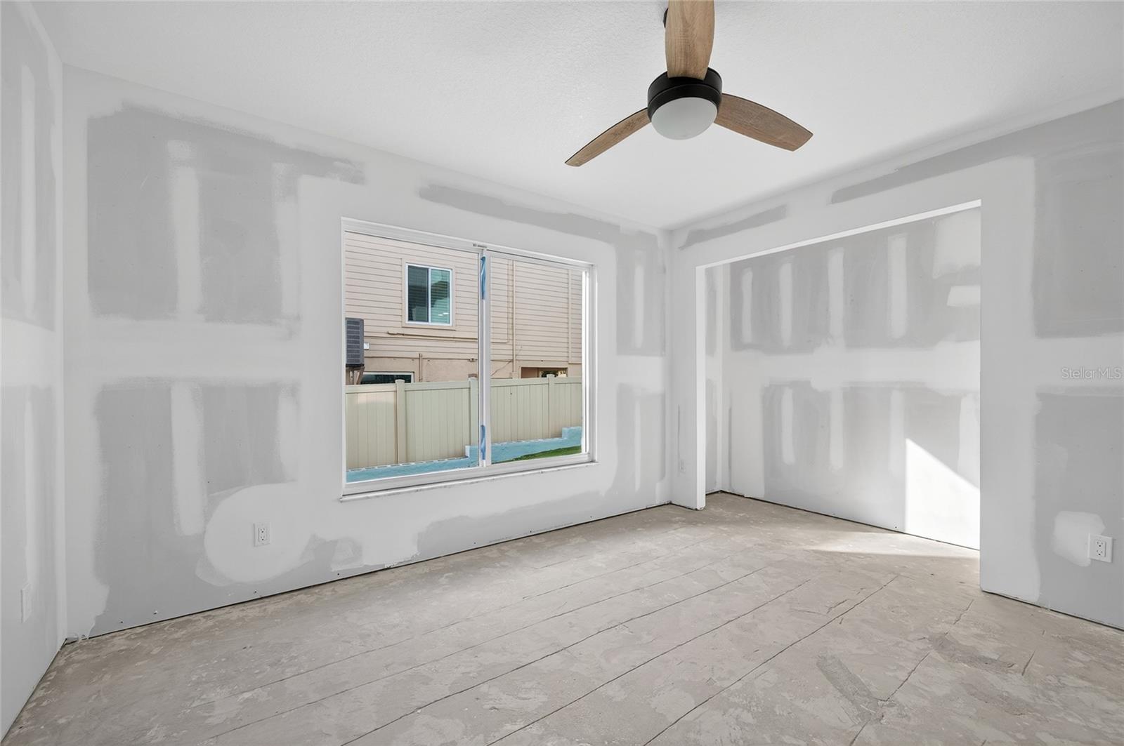 Image 30 of 56 For 5055 Beach Road 101