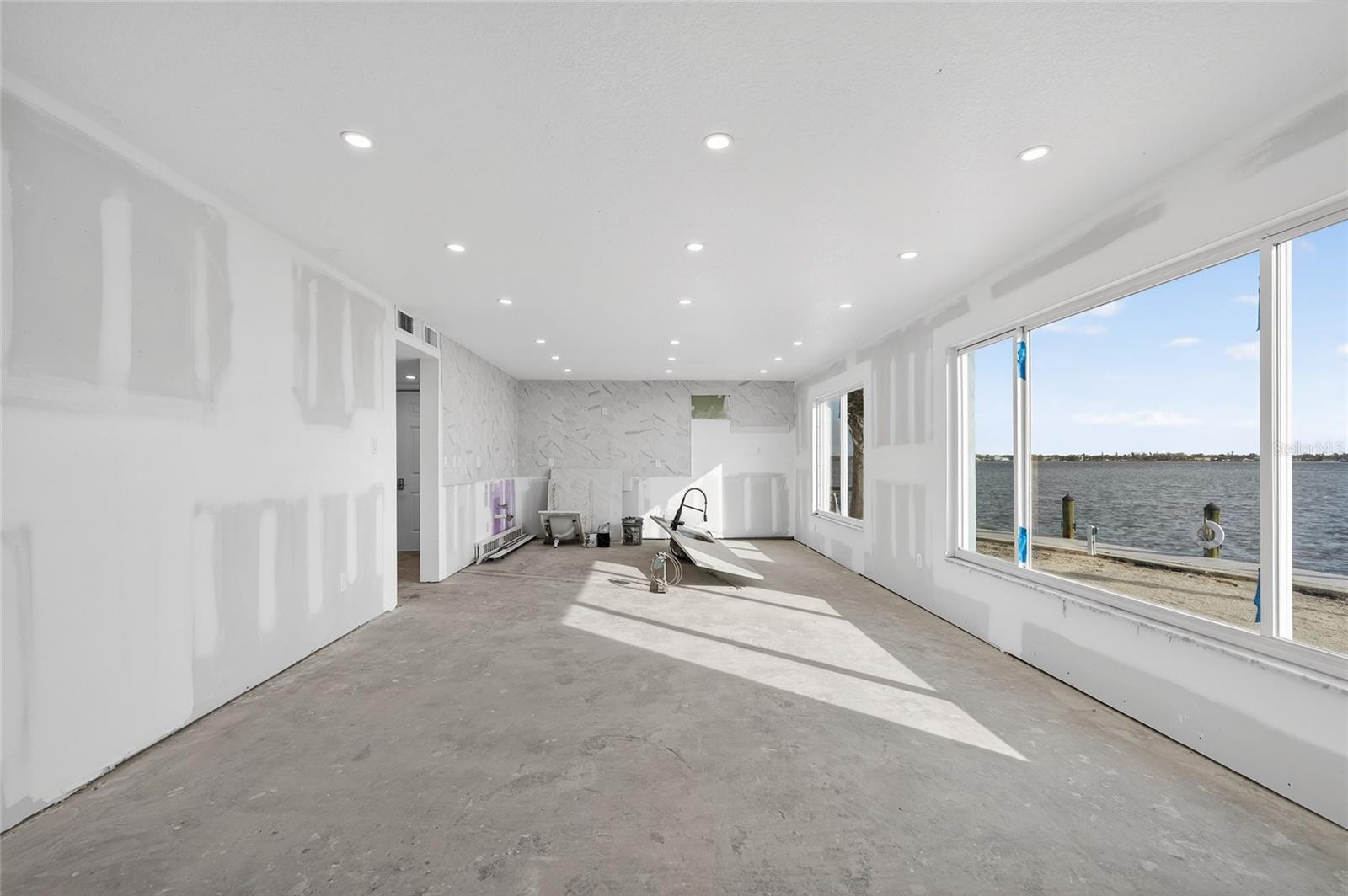 Image 40 of 56 For 5055 Beach Road 101