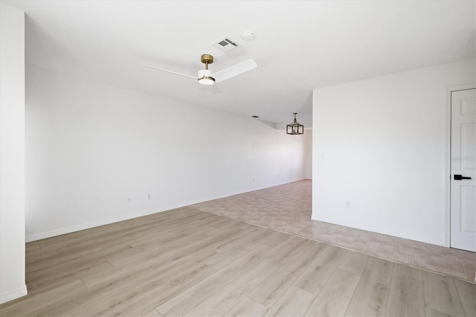 Image 10 of 54 For 1023 Beach Manor Circle 49