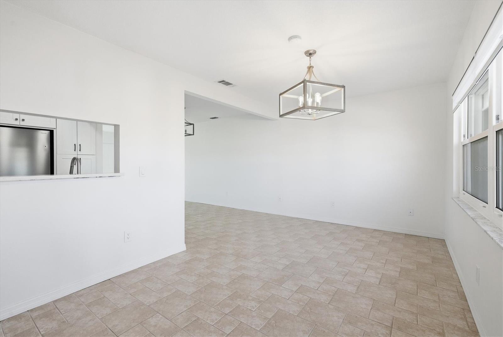 Image 25 of 54 For 1023 Beach Manor Circle 49