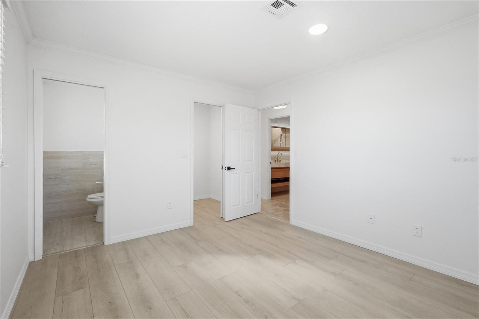 Image 29 of 54 For 1023 Beach Manor Circle 49