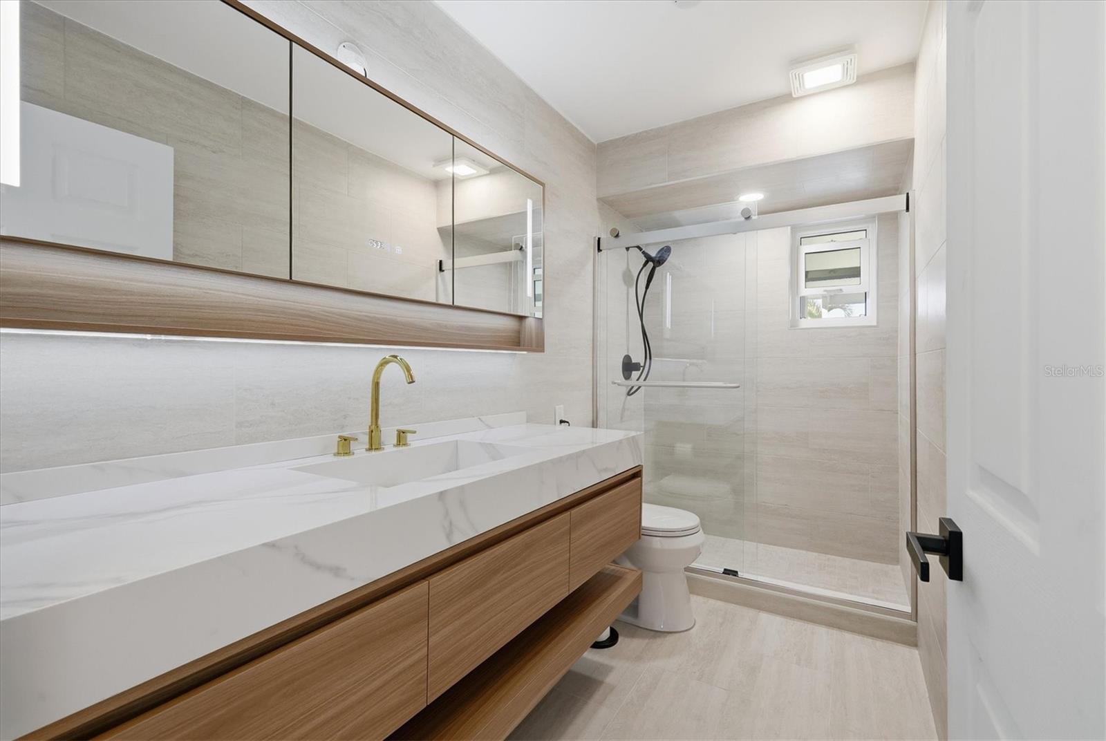 Image 32 of 54 For 1023 Beach Manor Circle 49