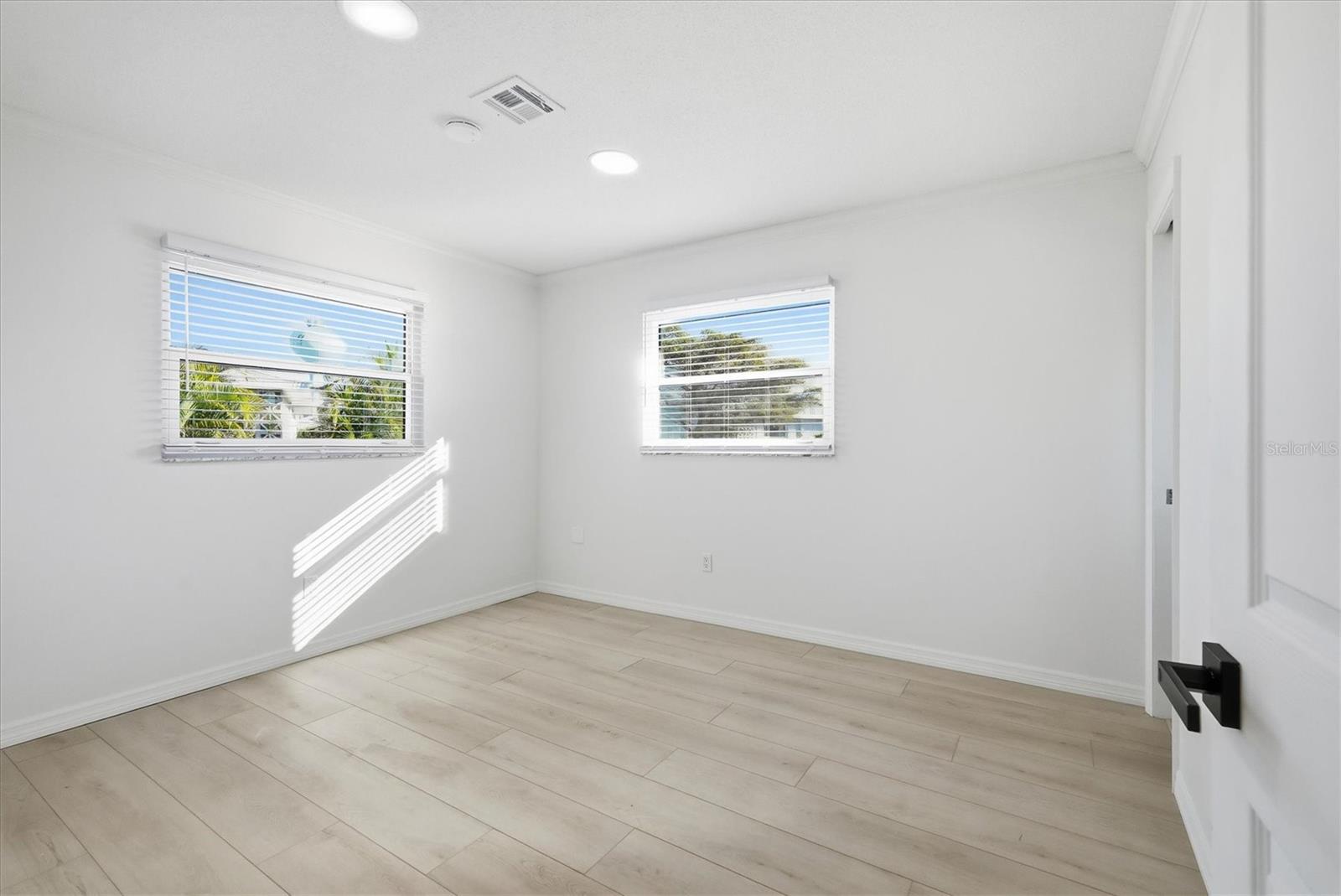 Image 35 of 54 For 1023 Beach Manor Circle 49