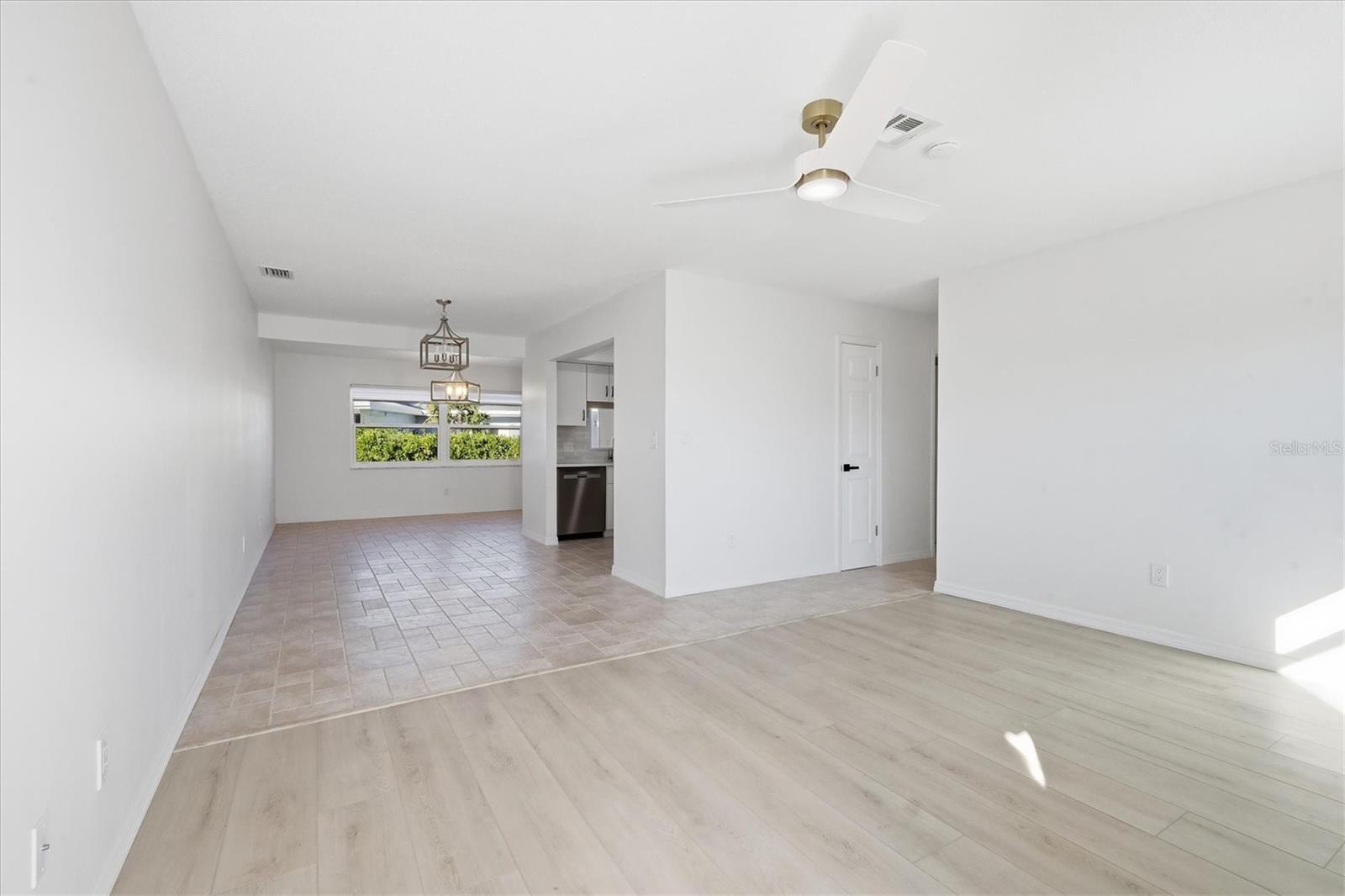 Image 7 of 54 For 1023 Beach Manor Circle 49