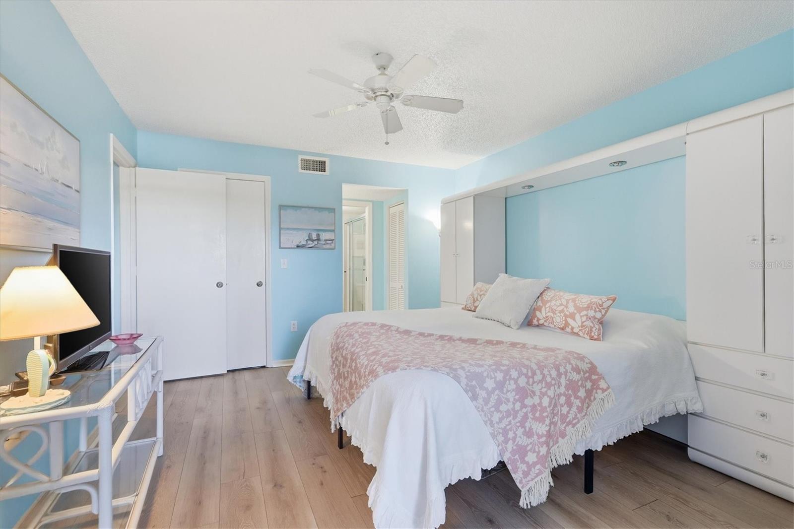 Image 13 of 51 For 404 Cerromar Circle N 116