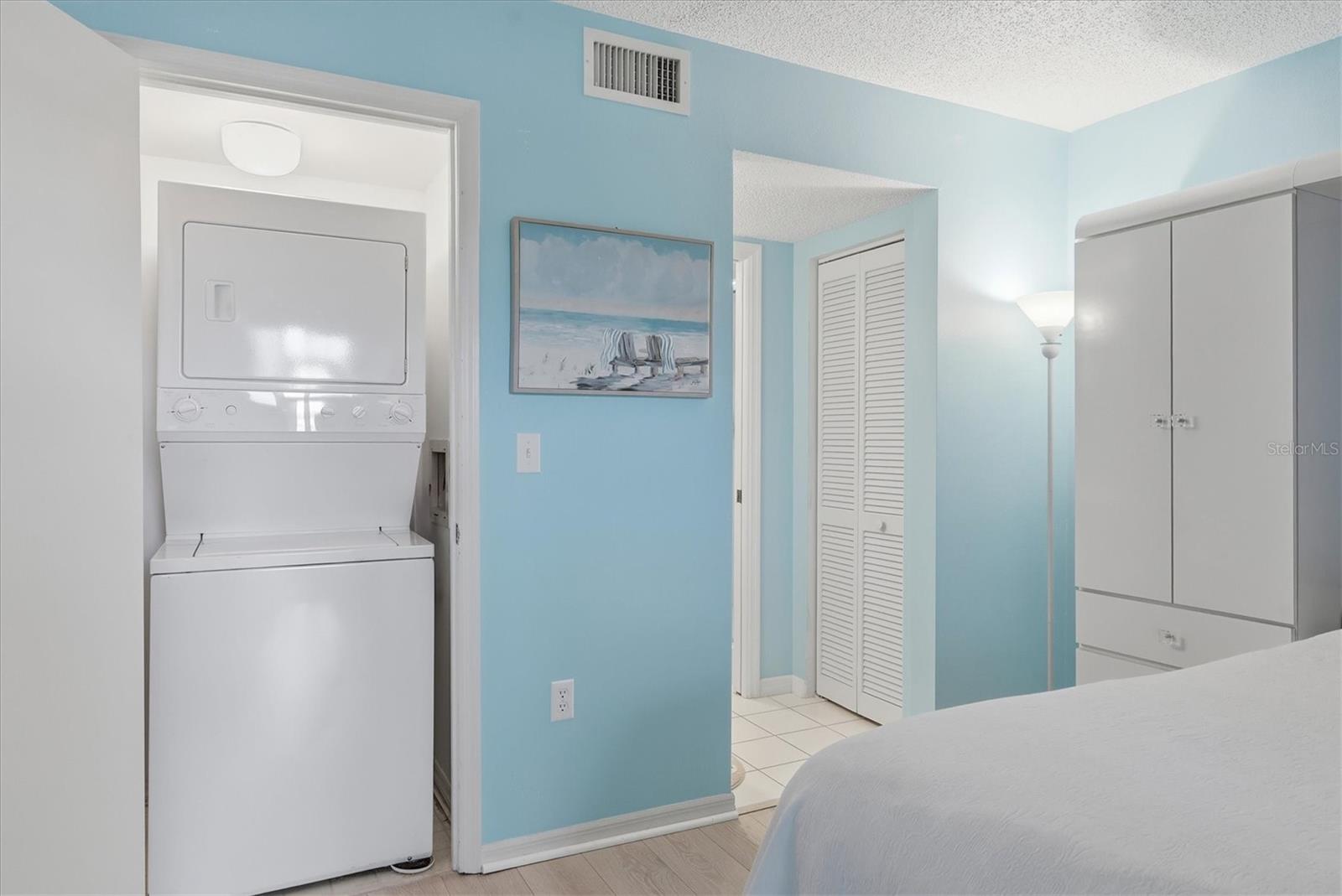 Image 14 of 51 For 404 Cerromar Circle N 116