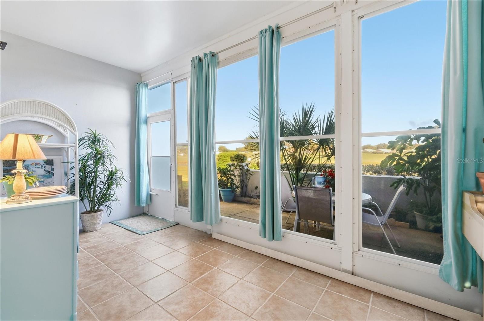 Image 19 of 51 For 404 Cerromar Circle N 116