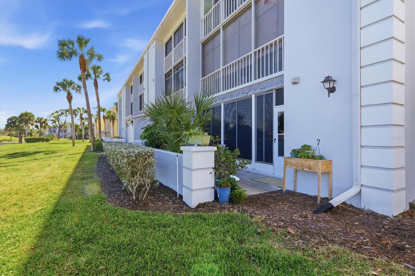 Image 23 of 51 For 404 Cerromar Circle N 116