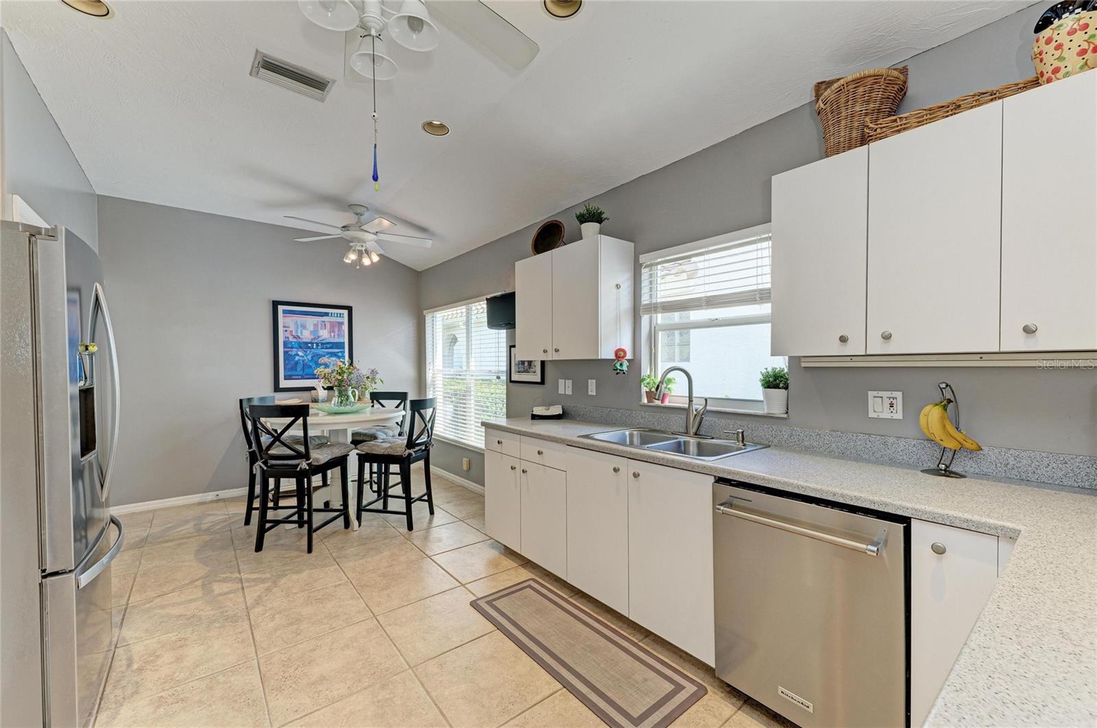 Image 10 of 51 For 3907 Alamanda Drive