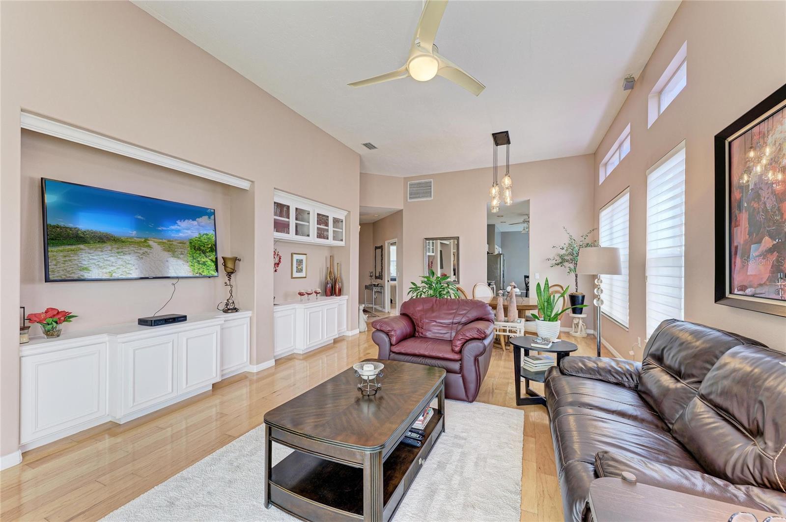 Image 22 of 51 For 3907 Alamanda Drive