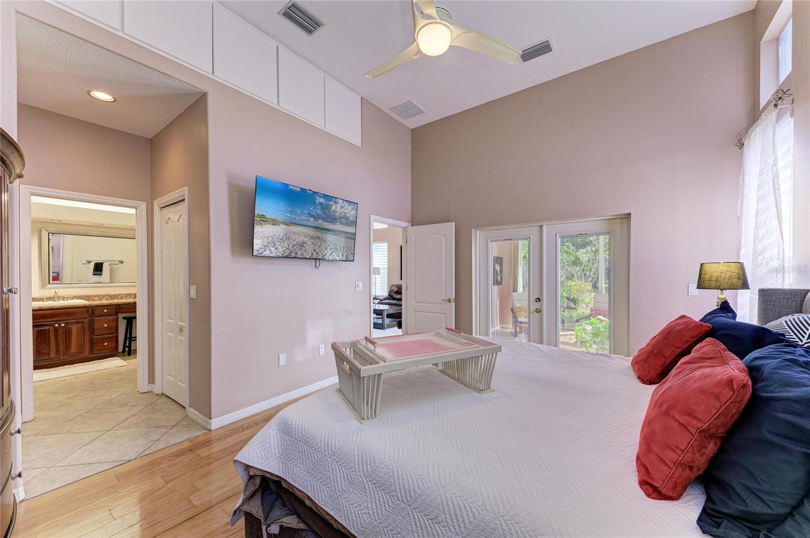 Image 23 of 51 For 3907 Alamanda Drive