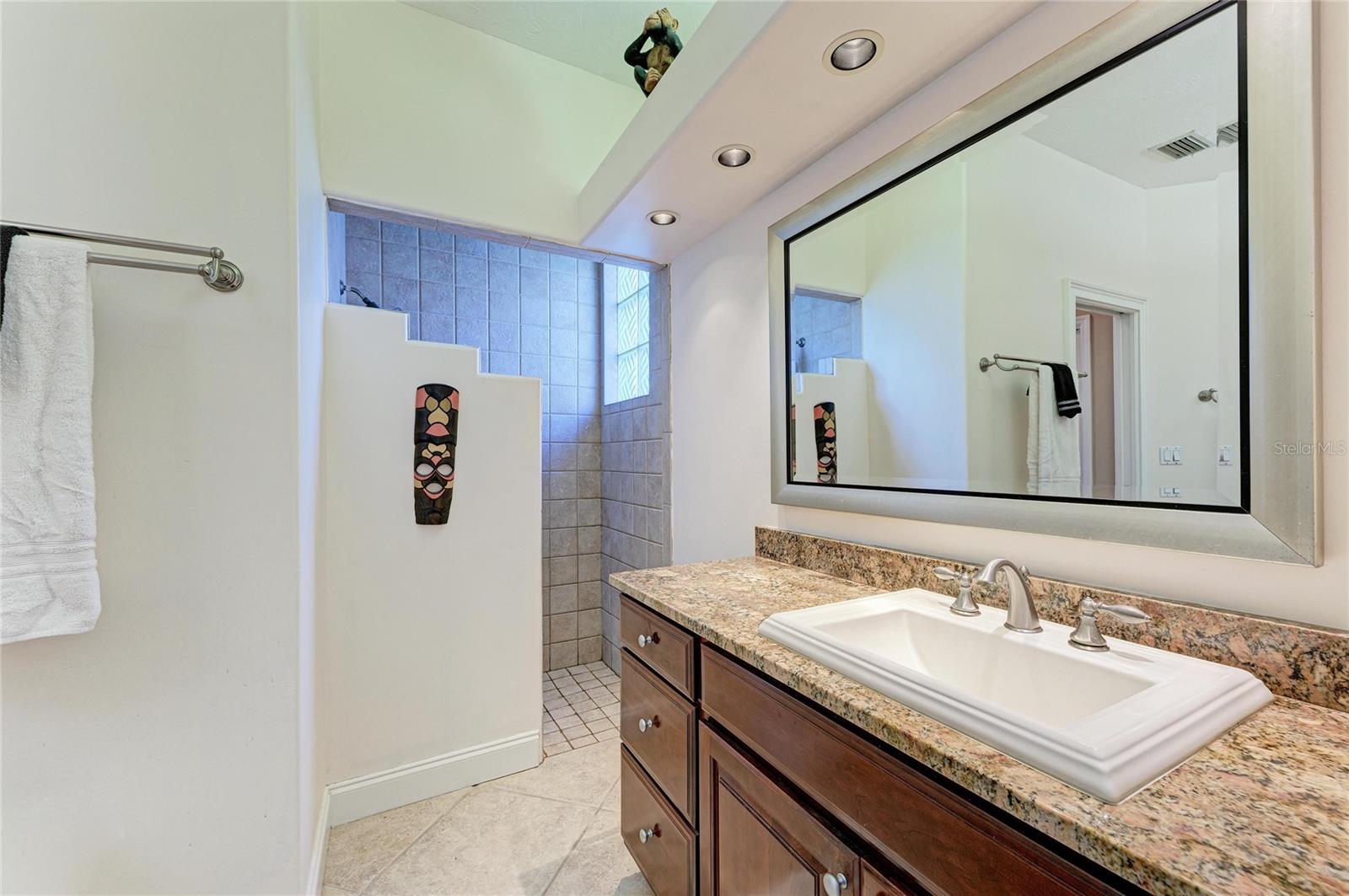 Image 27 of 51 For 3907 Alamanda Drive