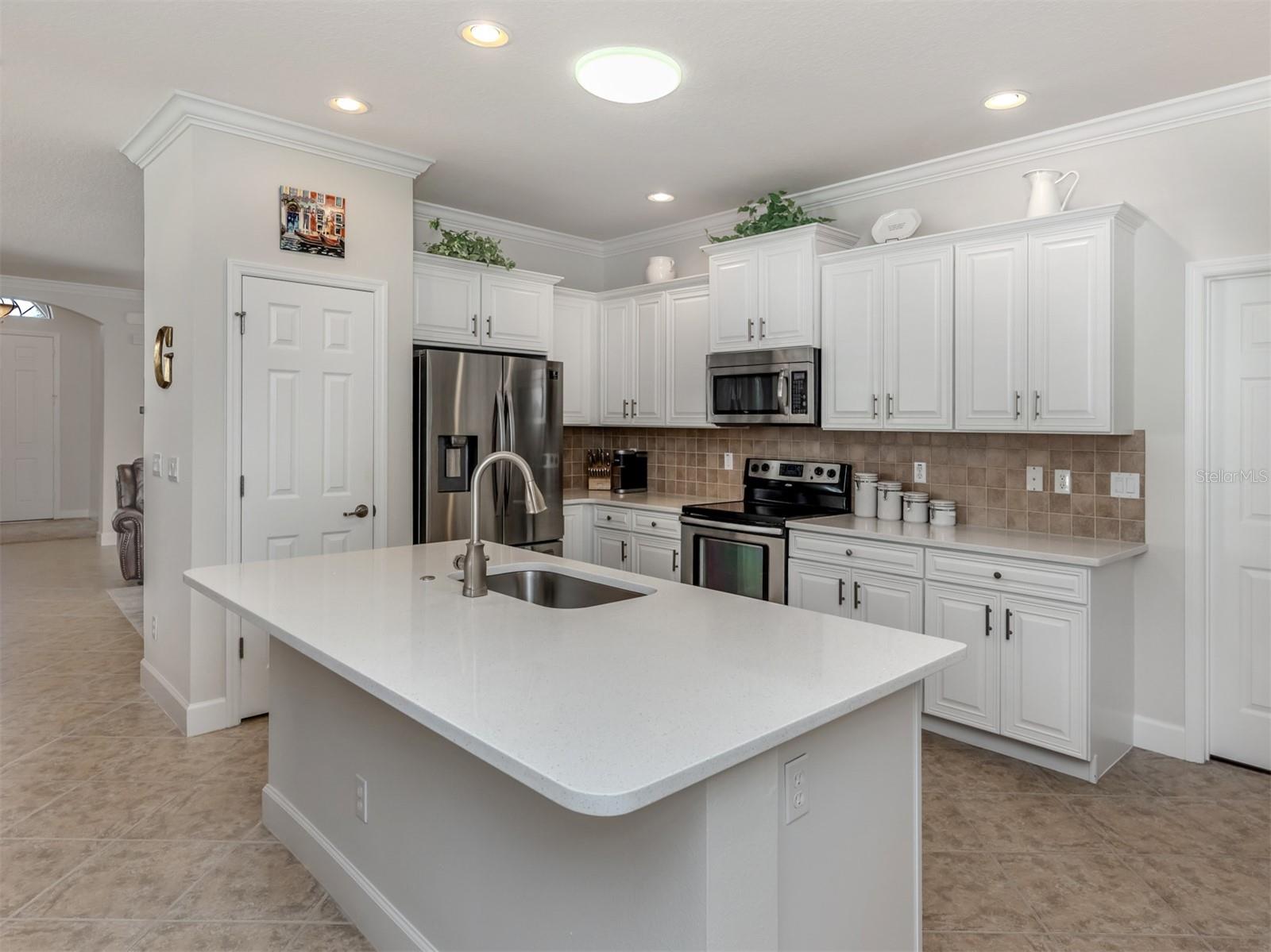 Image 14 of 63 For 20175 Pezzana Drive