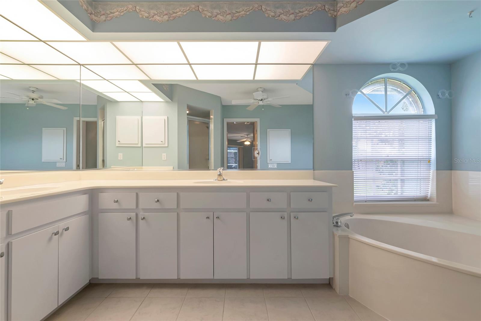 Image 18 of 43 For 4806 Jacaranda Heights Drive