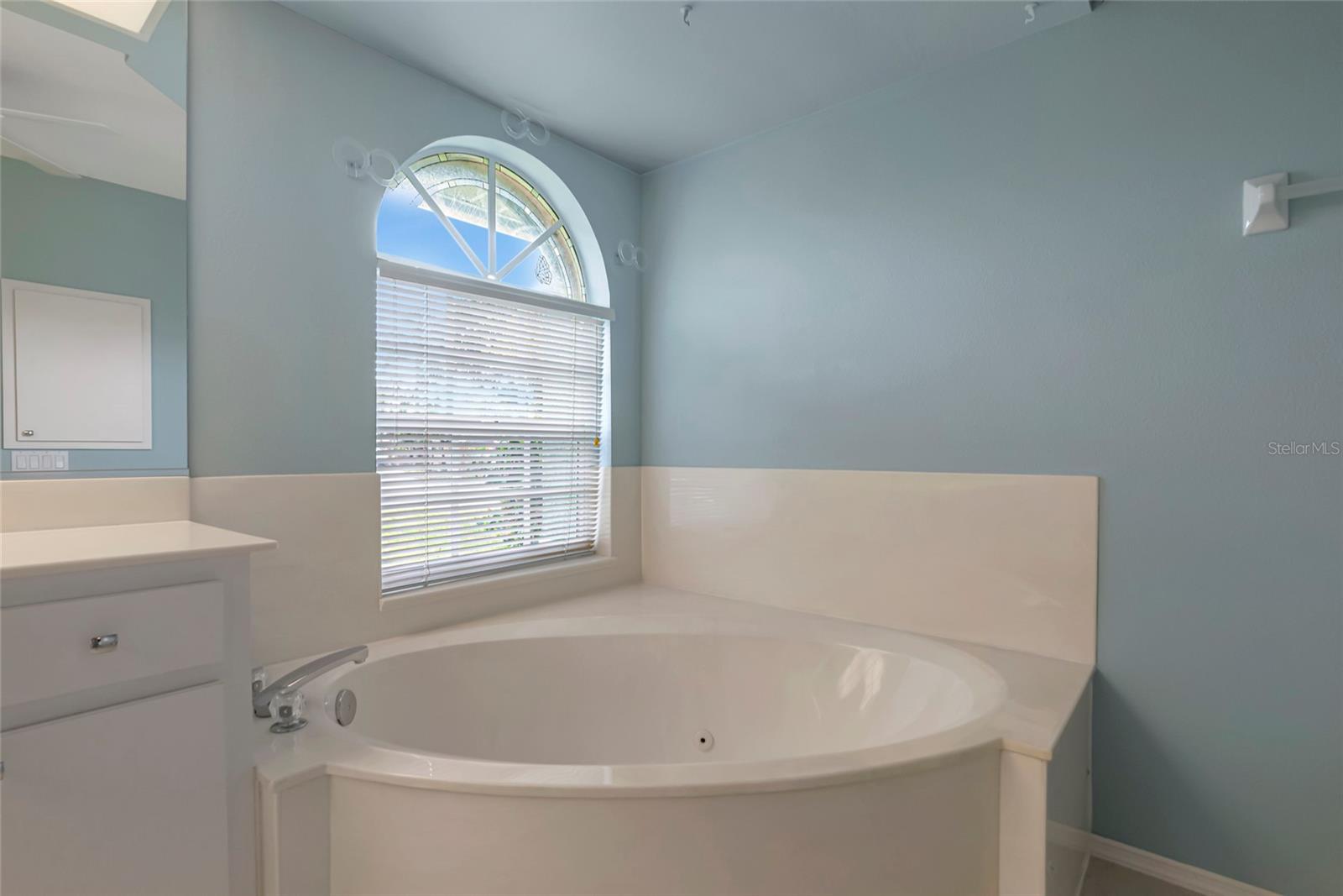 Image 19 of 43 For 4806 Jacaranda Heights Drive