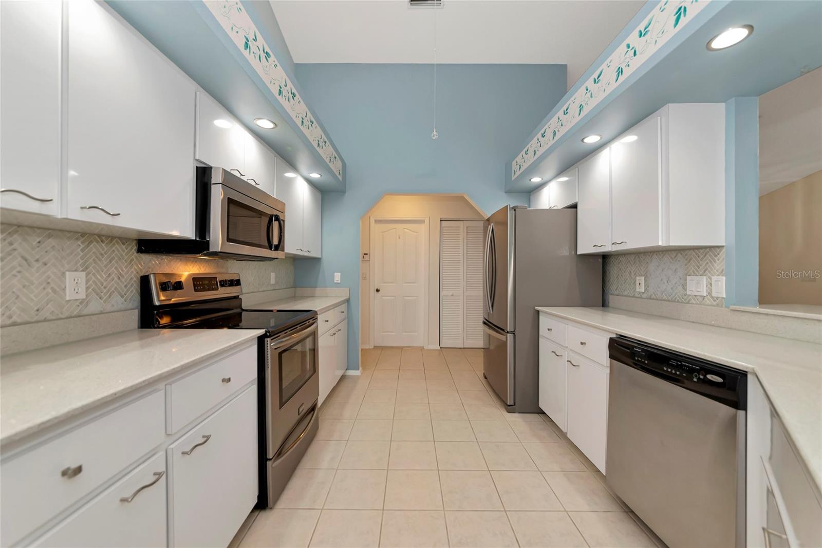 Image 6 of 43 For 4806 Jacaranda Heights Drive