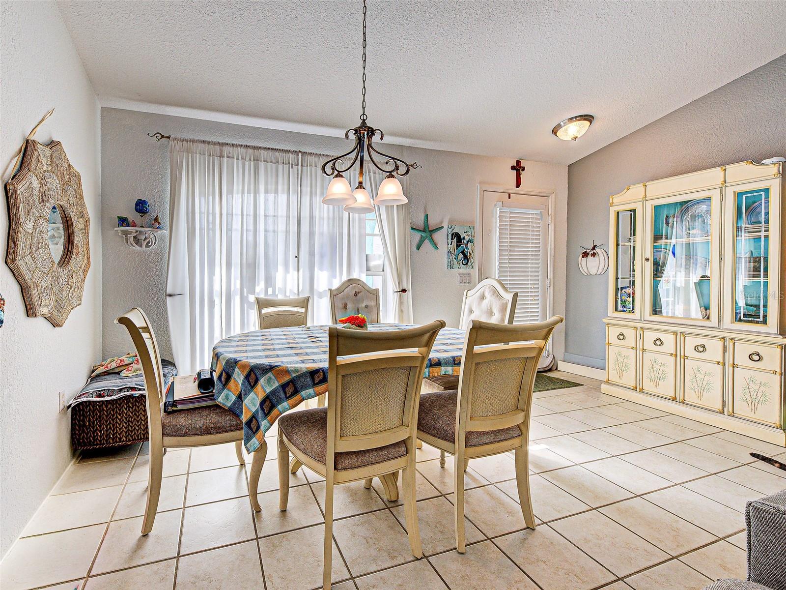 Image 26 of 32 For 11010 Greenway Avenue