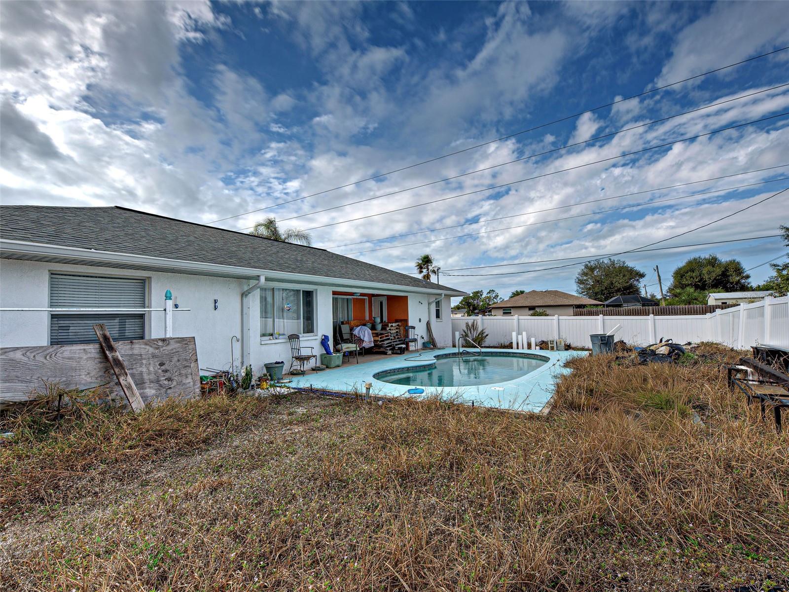 Image 5 of 32 For 11010 Greenway Avenue